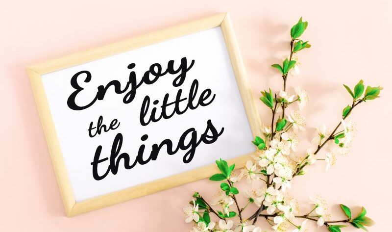 Czym jest anafora i jak ją identyfikować w tekście