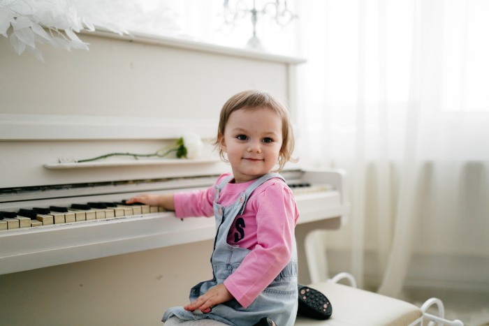 Sposoby na wzbudzenie zainteresowania muzyką u najmłodszych - odkrywamy tajemnice melodii dla dzieci